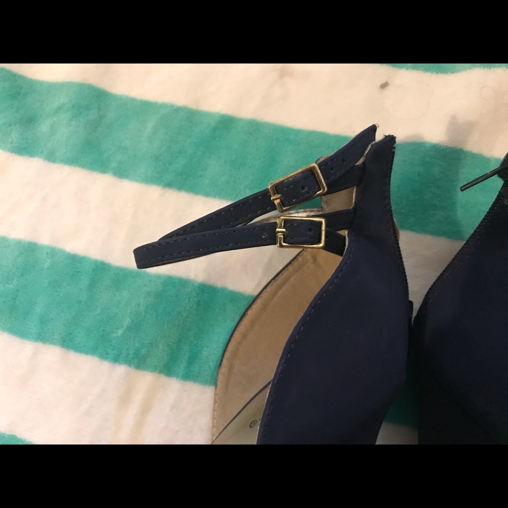 Blue Heels - Picture 3 of 4